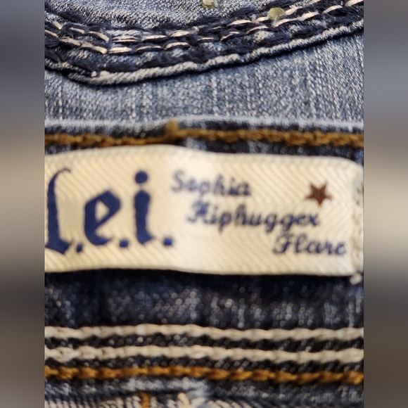 Vintage LEI Sophia Hiphugger Flare Med Blue Embroidered Jeans Winter Bohemian - Picture 3 of 12
